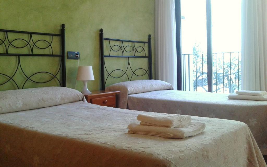 Hotel Restaurante Vinas Viejas Fuentes de Ayódar Habitación foto